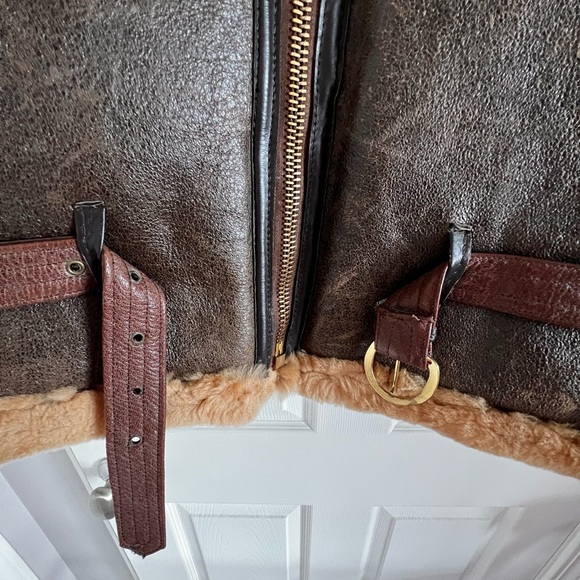 Avirex vintage limited edition leather bomber jacket. - Picture 5 of 16